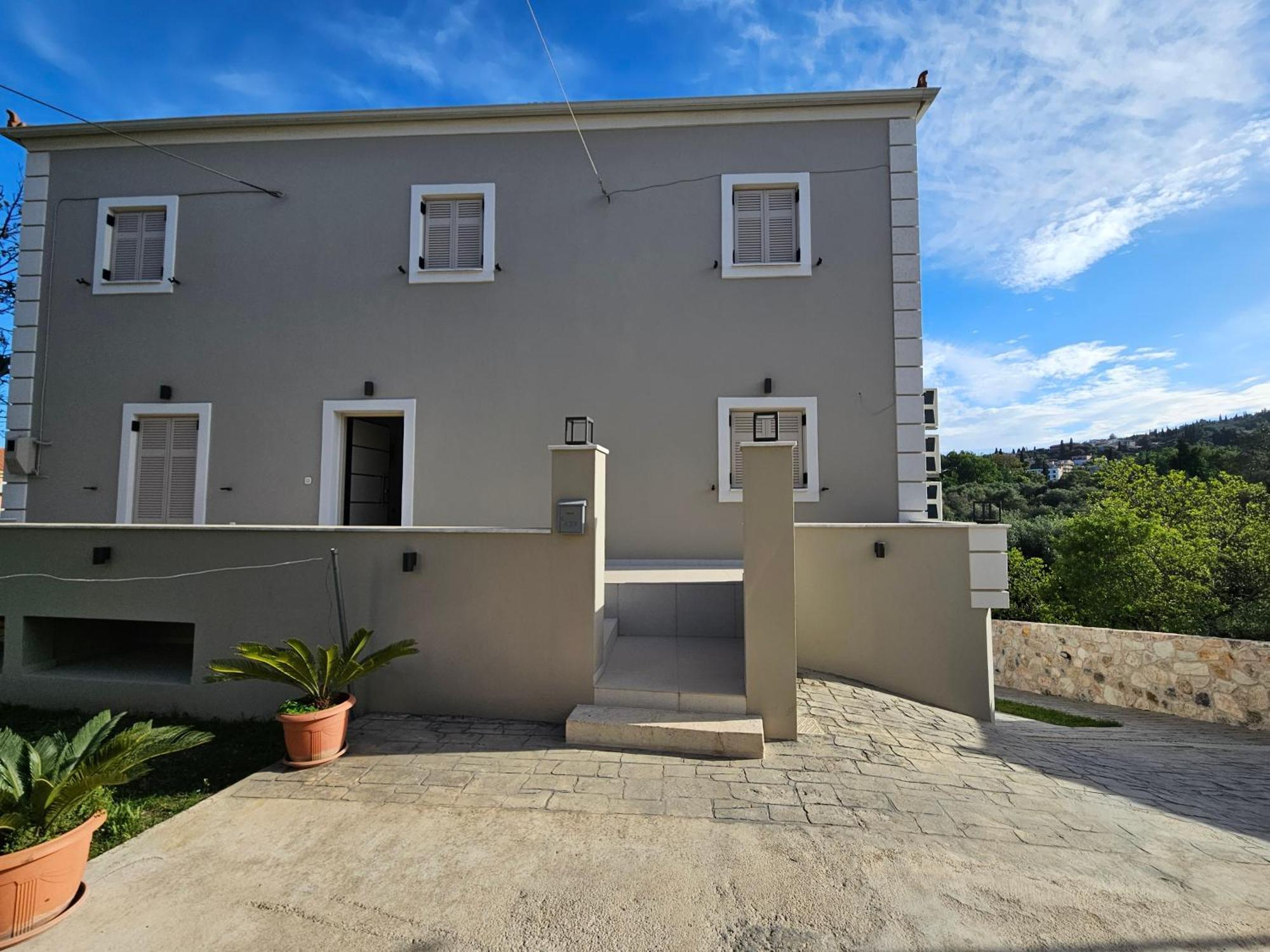 Grey Luxury House Appartement Ypsos Buitenkant foto