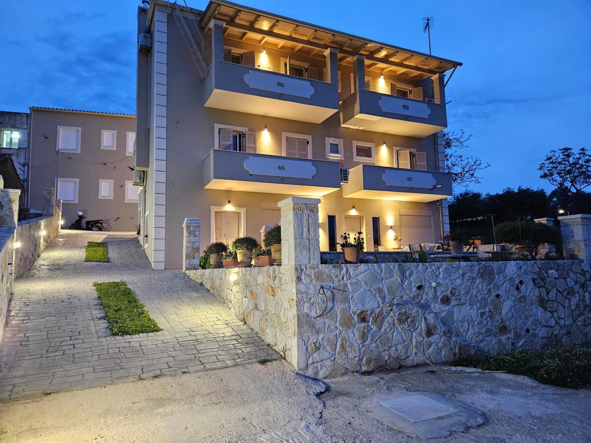 Grey Luxury House Appartement Ypsos Buitenkant foto