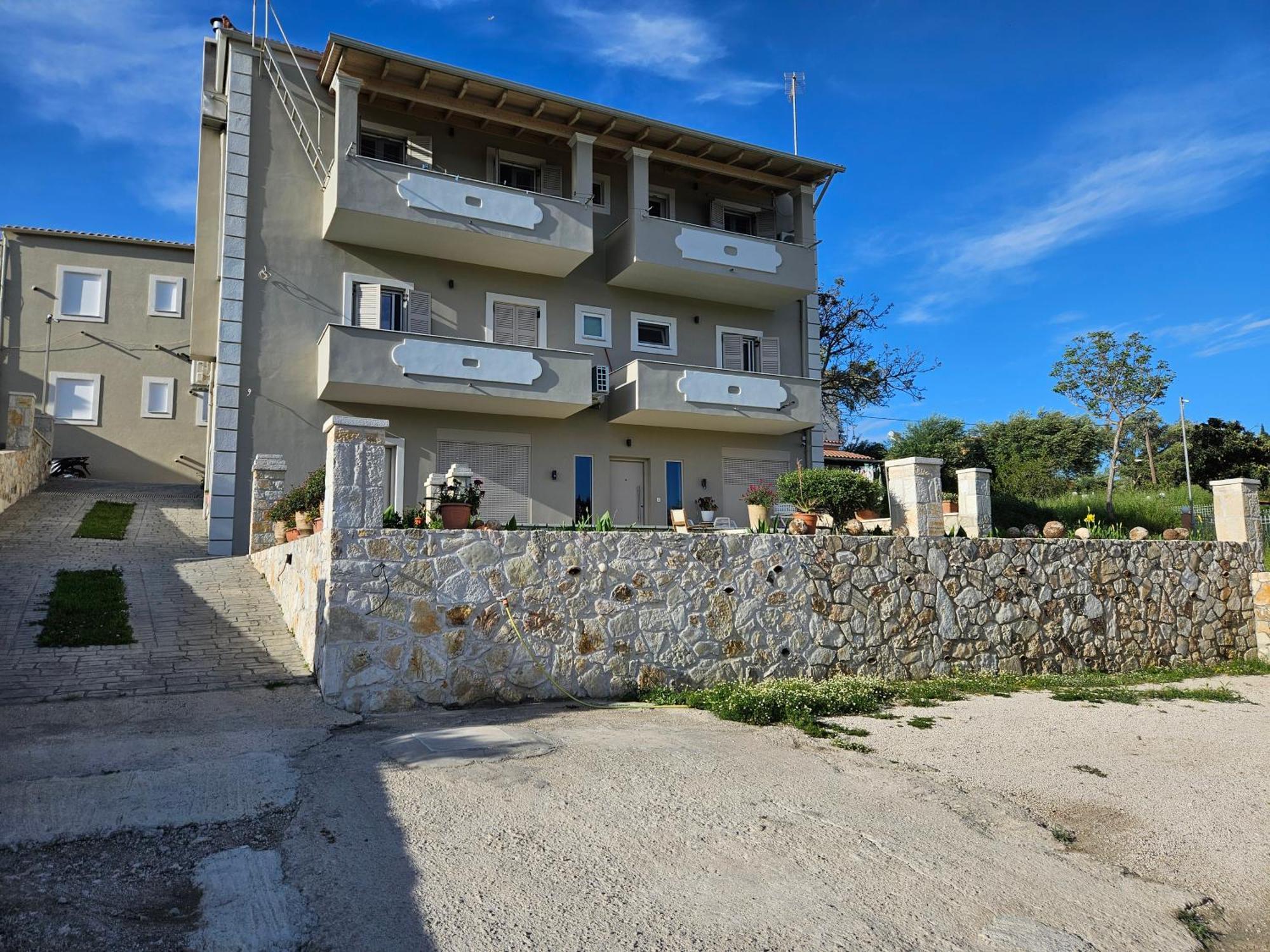 Grey Luxury House Appartement Ypsos Buitenkant foto