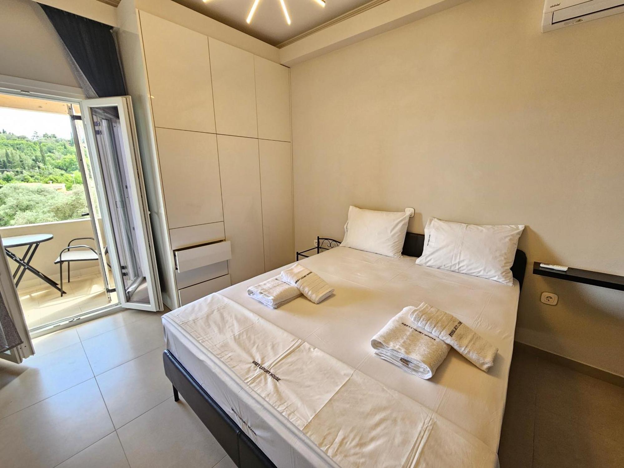 Grey Luxury House Appartement Ypsos Buitenkant foto