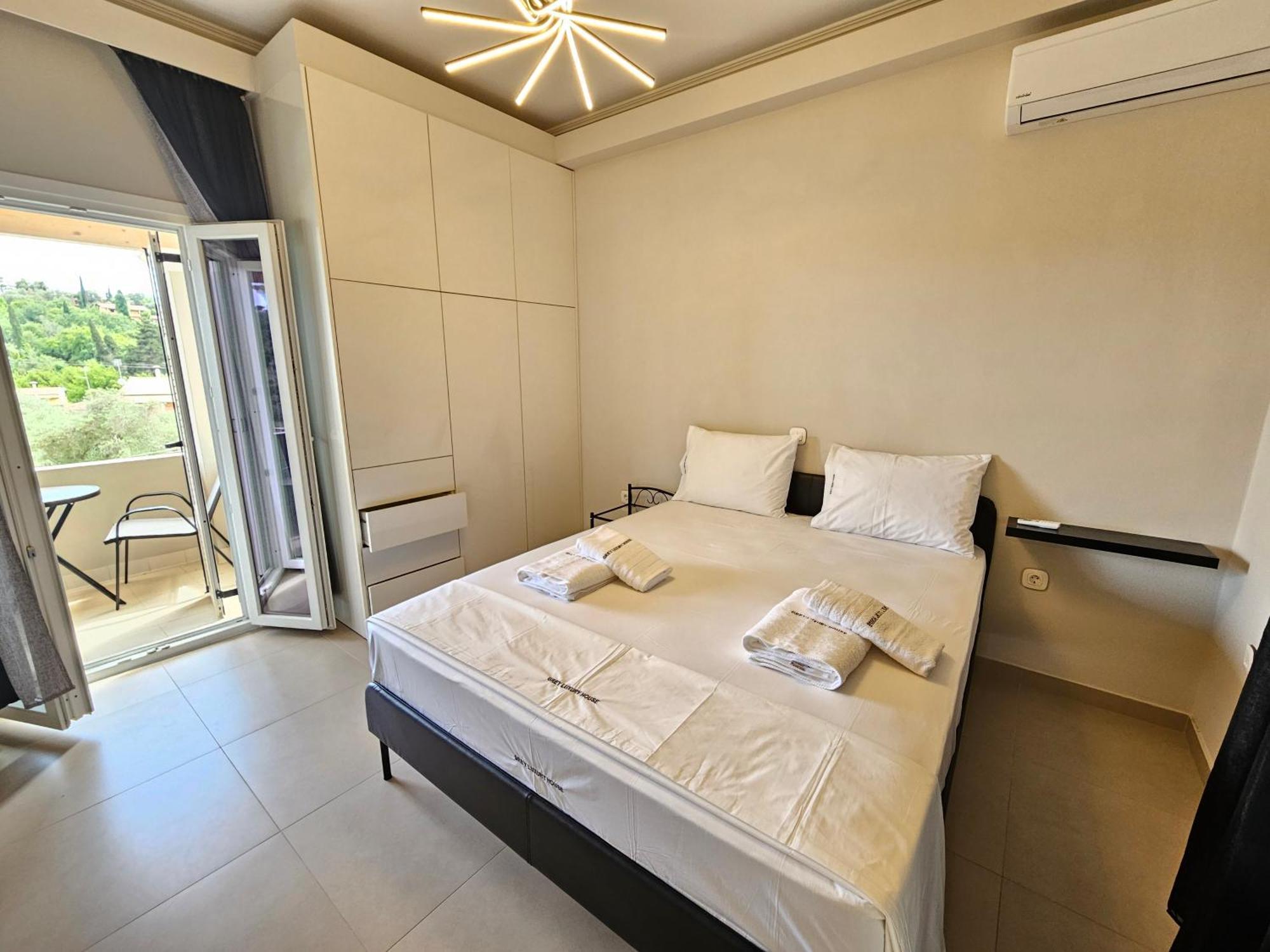 Grey Luxury House Appartement Ypsos Buitenkant foto