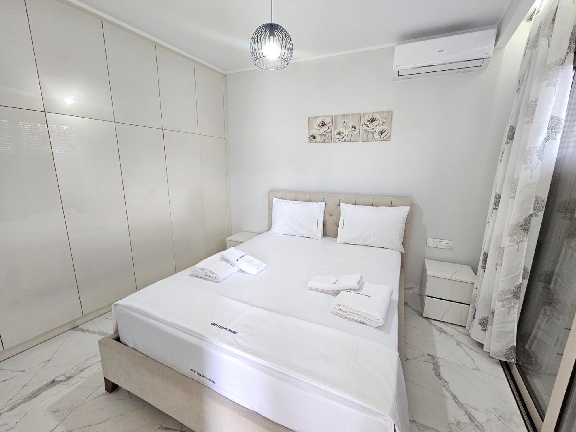 Grey Luxury House Appartement Ypsos Buitenkant foto