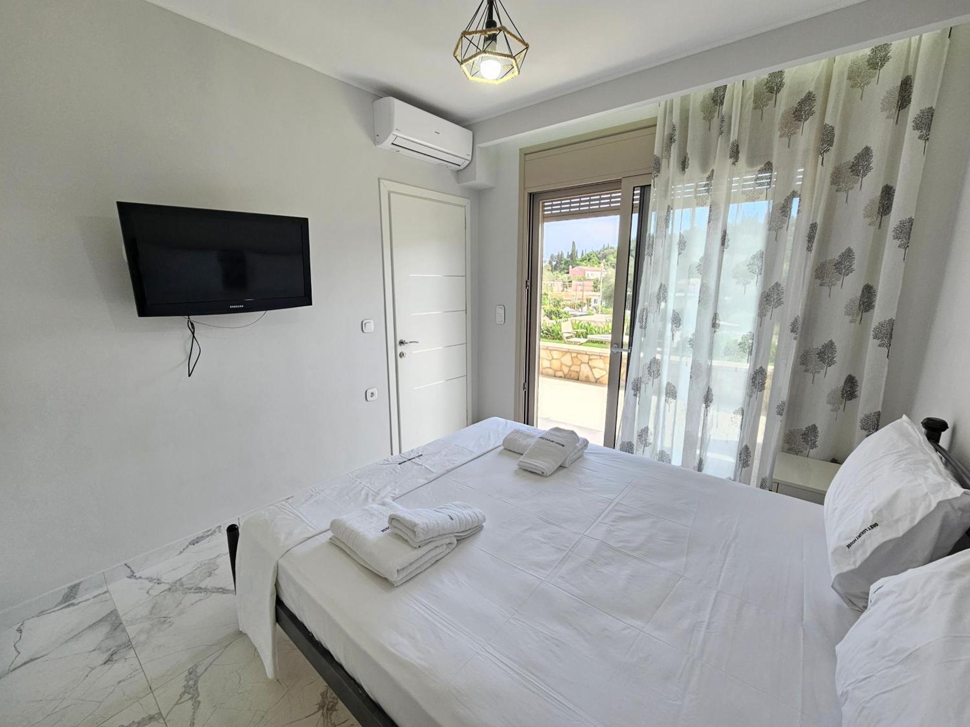 Grey Luxury House Appartement Ypsos Buitenkant foto