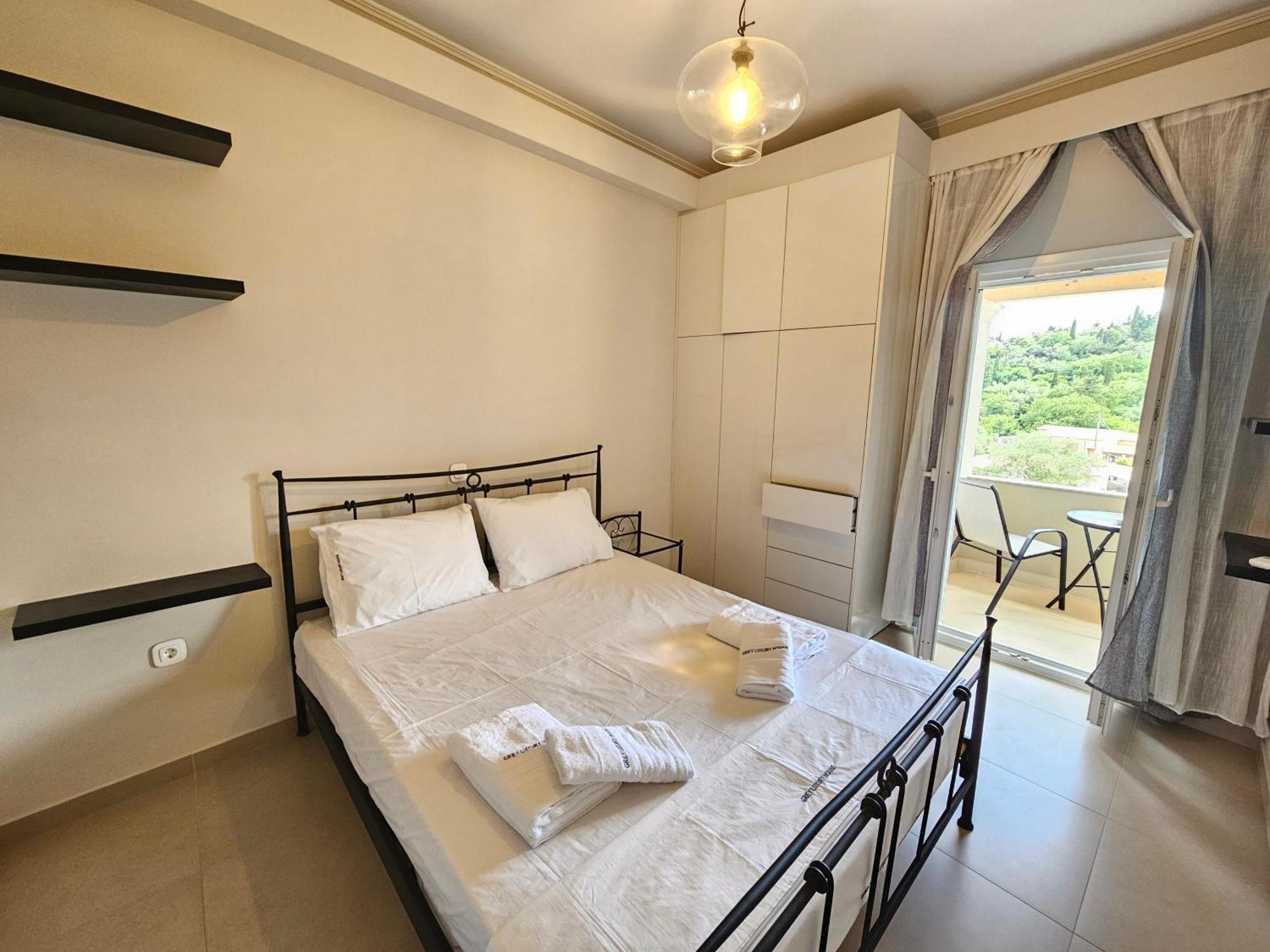 Grey Luxury House Appartement Ypsos Buitenkant foto
