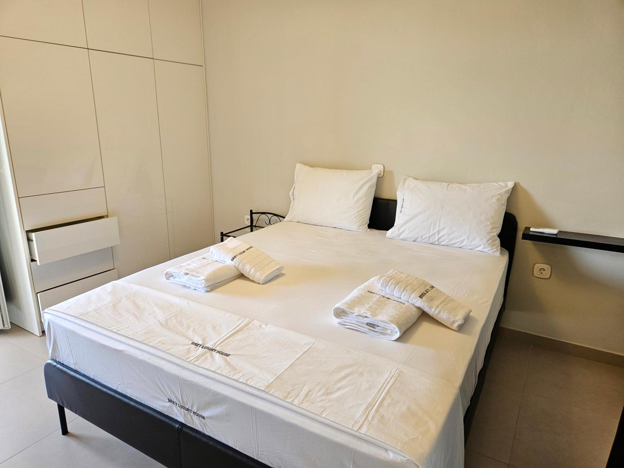 Grey Luxury House Appartement Ypsos Buitenkant foto